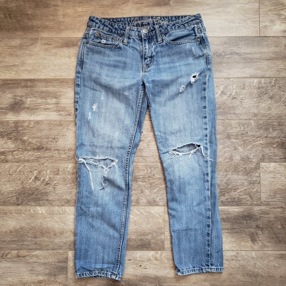 American Eagle Mid Rise Busted‎ Knee Jeans 0